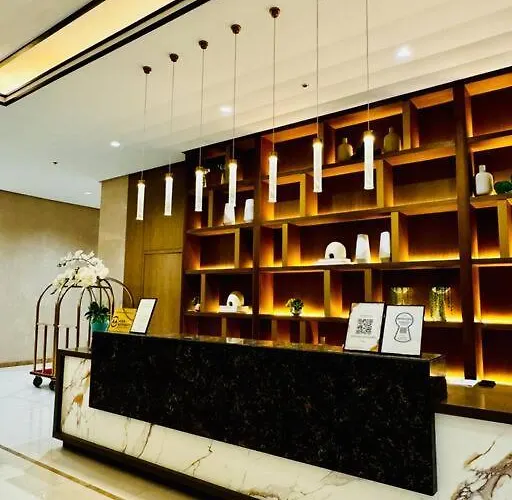 Apartment 10g Cozy At Park Mckinley West Near Venice Mall Manila