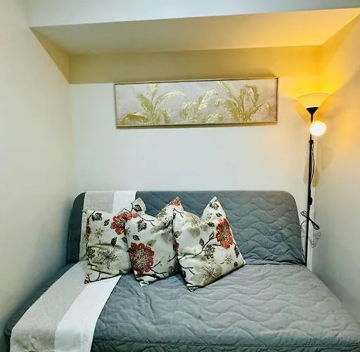 10g Cozy At Park Mckinley West Near Venice Mall Manila