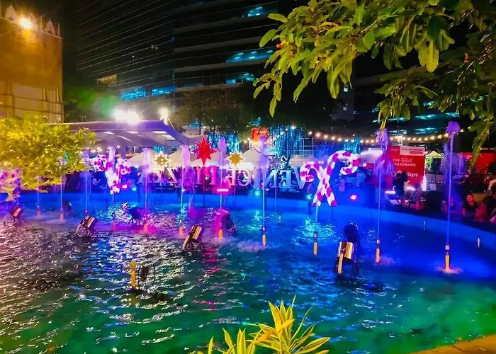 10g Cozy At Park Mckinley West Near Venice Mall * Manila